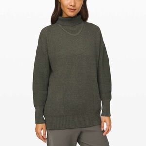Lululemon cozy calling green cotton turtleneck sweater size small
